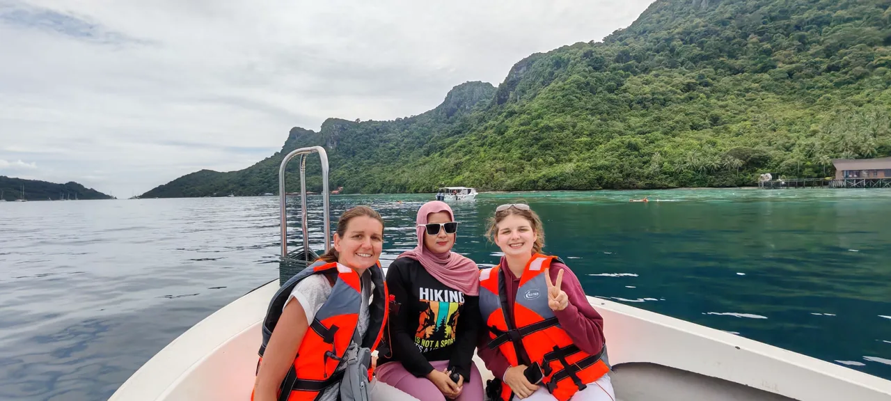 Private boat charter Semporna Sabah